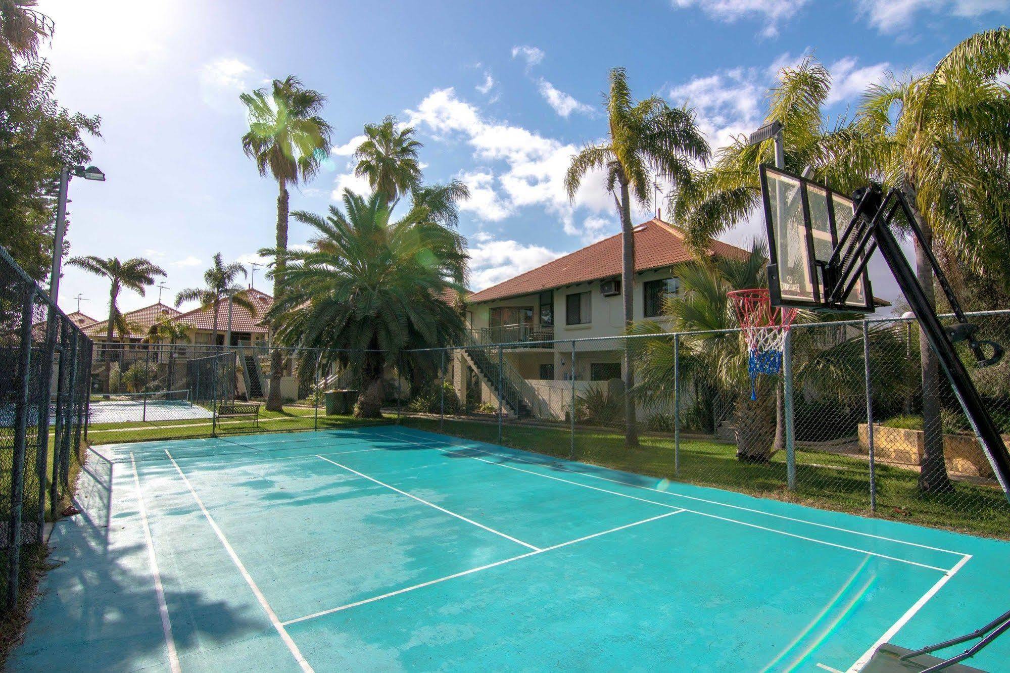 Mandurah Family Resort Bagian luar foto